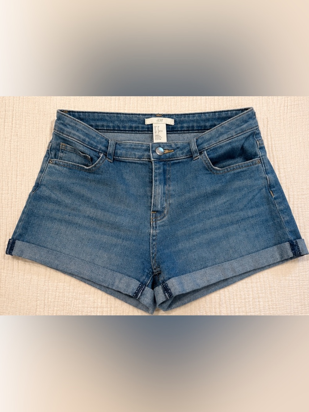 H&M High Rise Cuffed Denim Shorts Light Wash Size 8